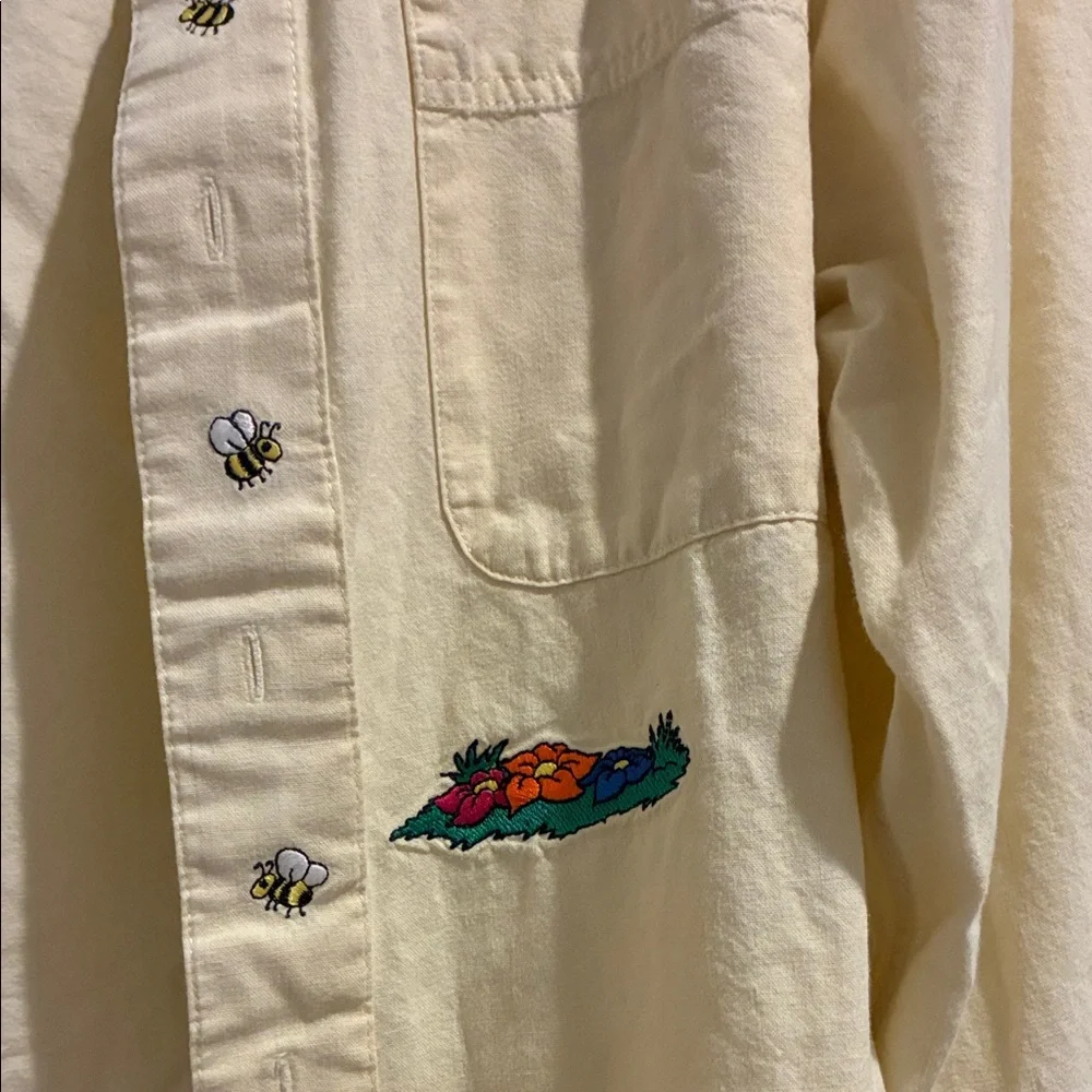 Vintage Disney Yellow Button Down Shirt with Winnie the Pooh - Picture 4 of 5